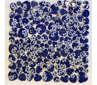 אבני פאבל קרמיקה מעוטרים כחול עם פרחים לבנים