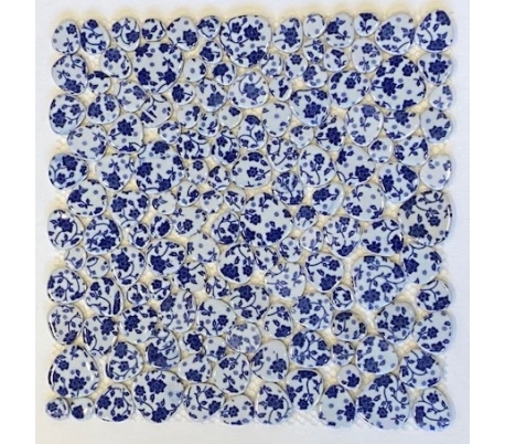 אבני פאבל קרמיקה מעוטרים לבן עם פרחים כחולים